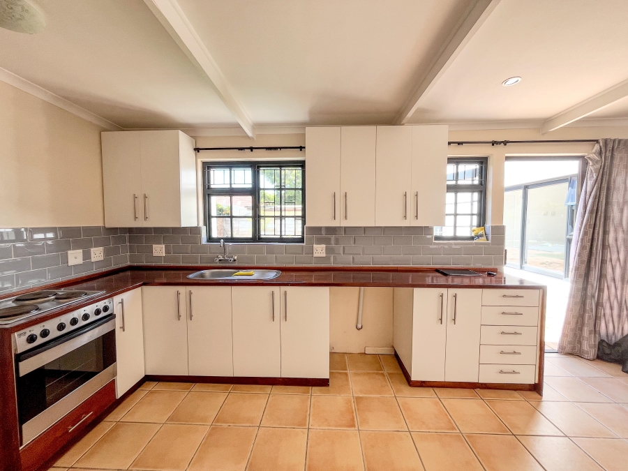 To Let 1 Bedroom Property for Rent in Pinelands Western Cape